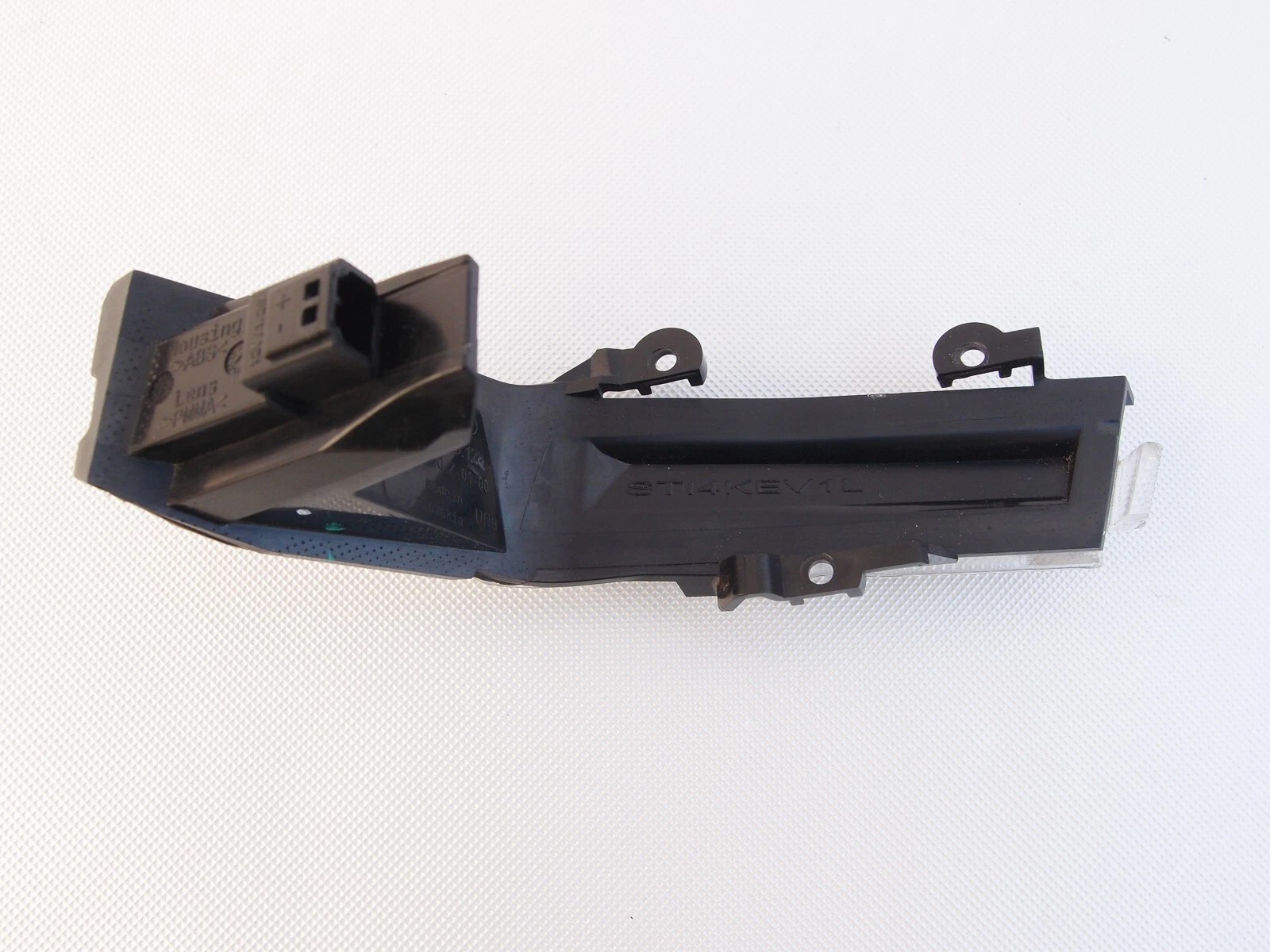 resimler/genel/AUDİ  Audi a6 e-tron ayna sinyali sol sıfır 2025 85e949127 (FRDADM) 