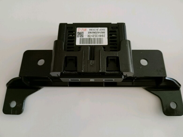 resimler/genel/Renault Megane E Tech Austral Megane 5 Sedan Arka Konsol USB Aksesuar Prizi Sıfır Orjinal üründür.Oem no 284H35397R 284H38566R (FRDADM)