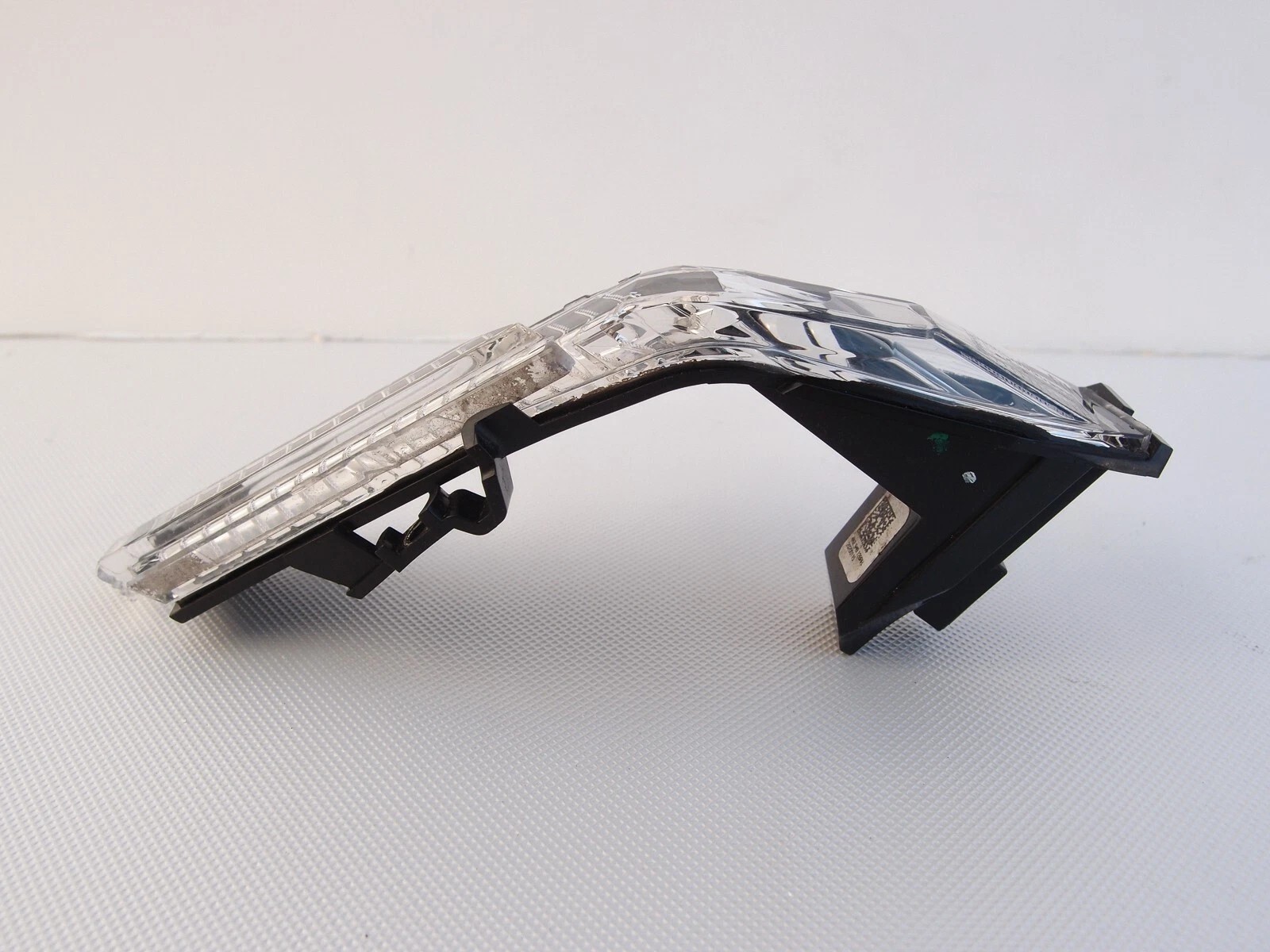resimler/genel/AUDİ  Audi a6 e-tron ayna sinyali sol sıfır 2025 85e949127 (FRDADM) 